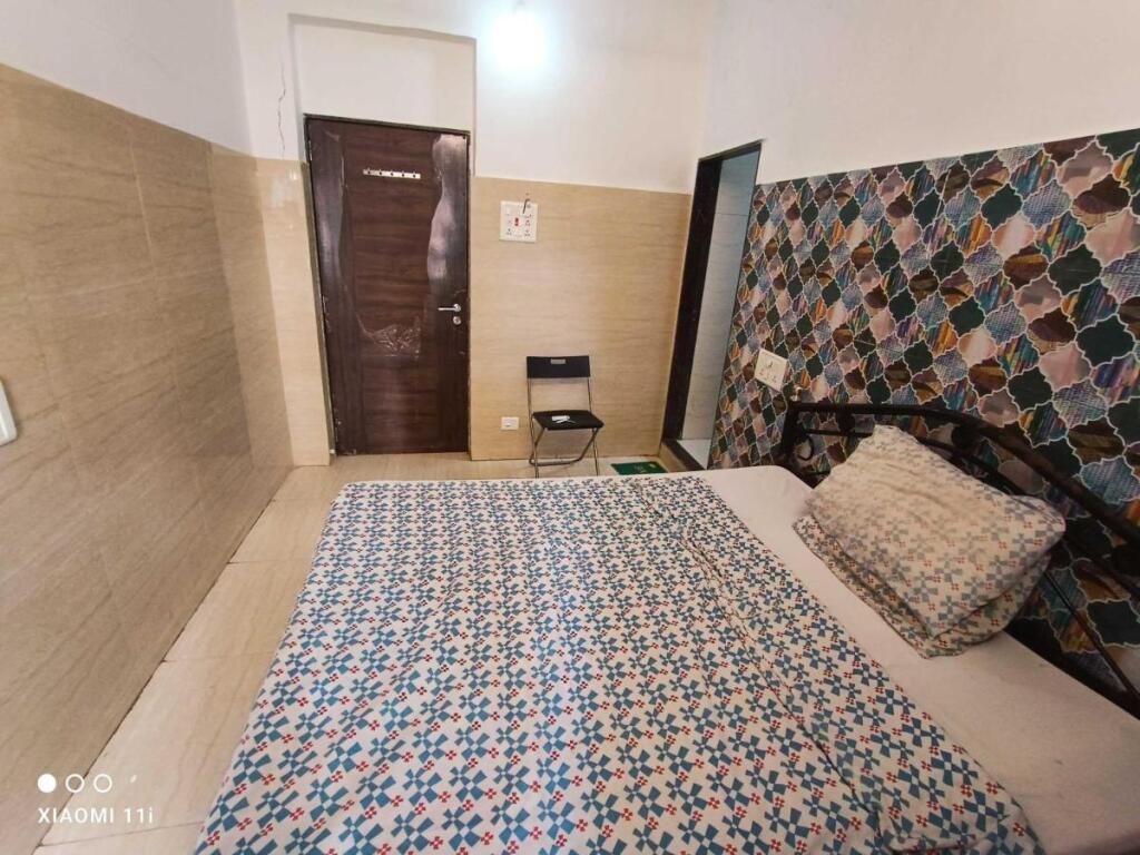 Oyo 700258 Raj Hotel — фото 2