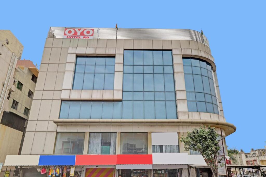 Сурат: Oyo Flagship 701114 Rd Hotel