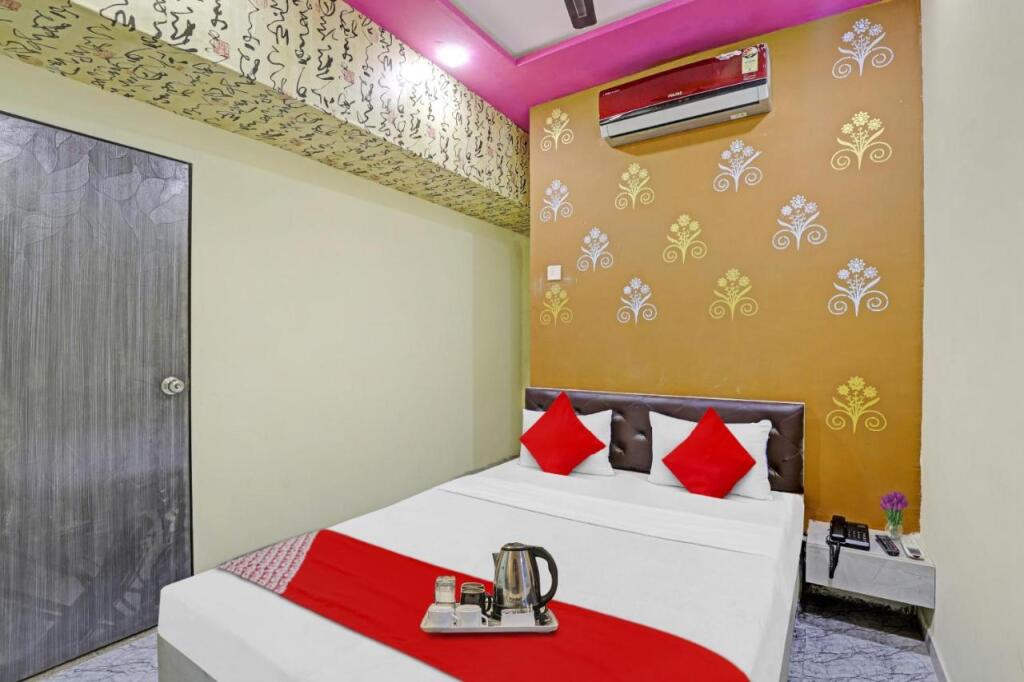 Сурат: Oyo Flagship 701114 Rd Hotel