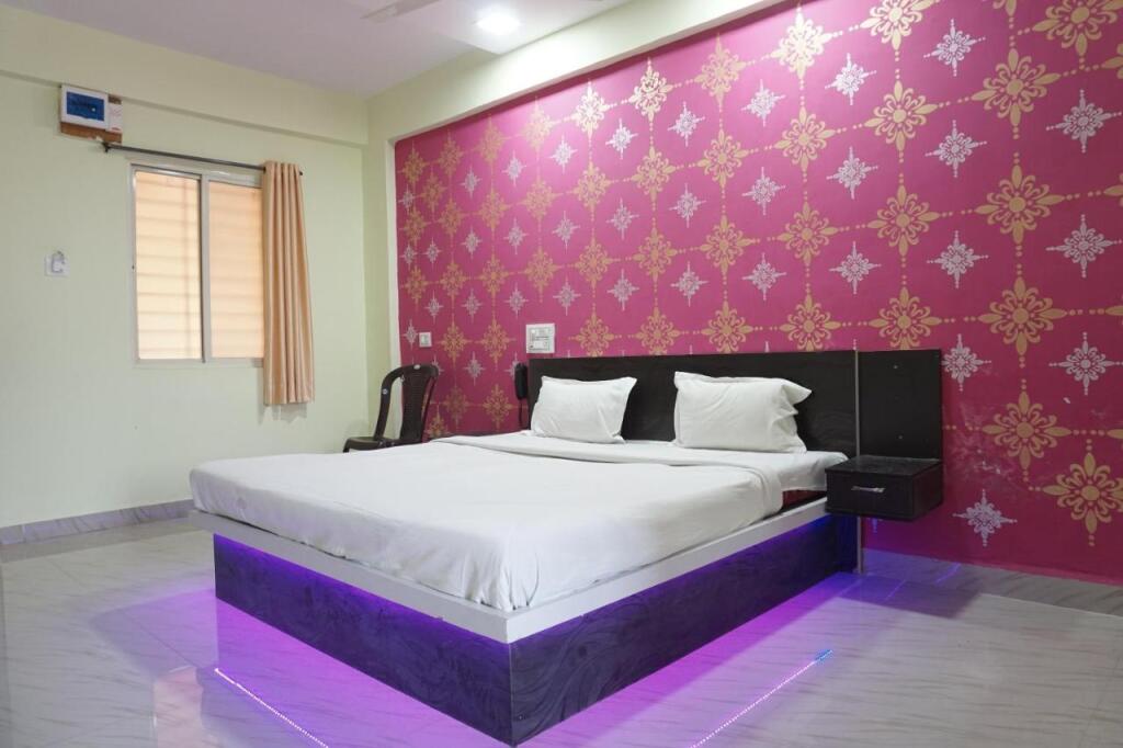 Пуна: OYO 86266 Hotel Golden Lodge