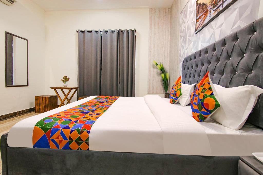 Лудхиана: FabHotel Sky Lark Farm