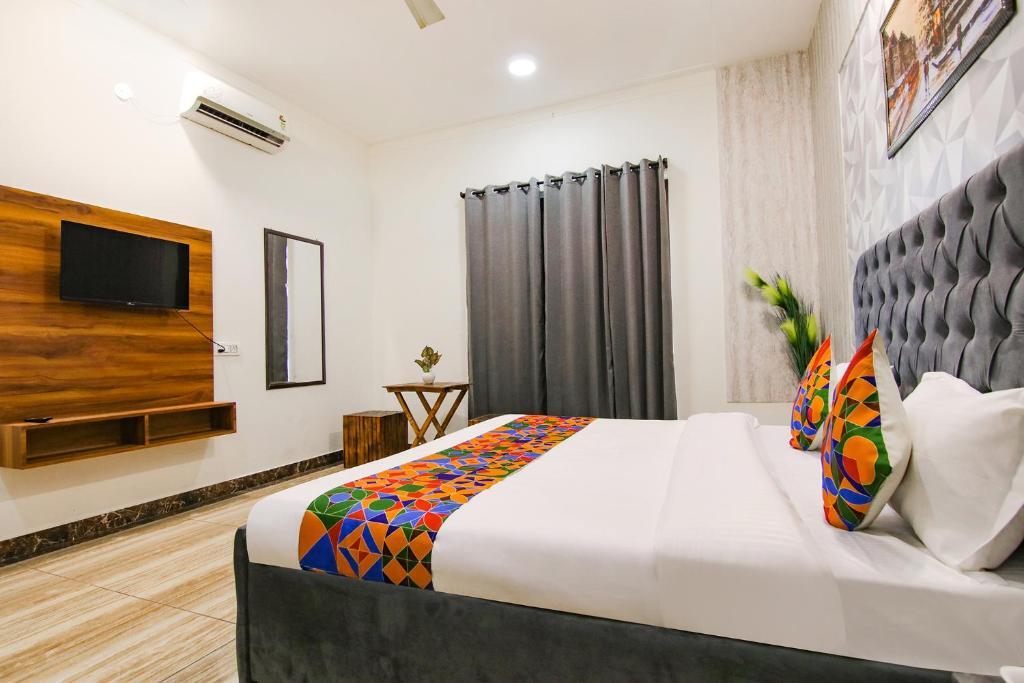 Лудхиана: FabHotel Sky Lark Farm