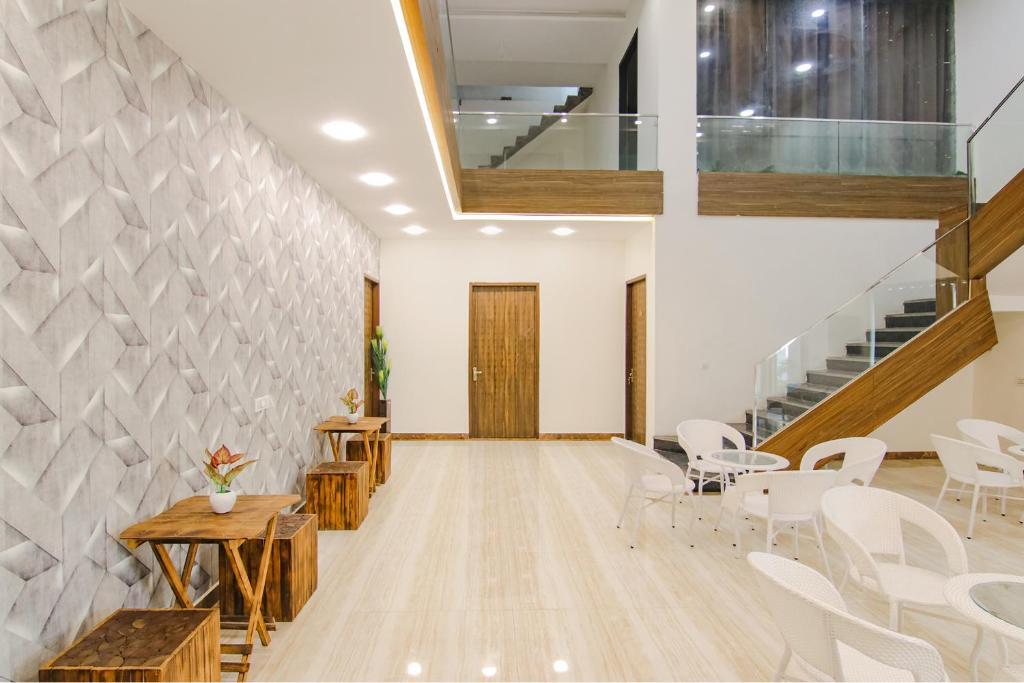 Лудхиана: FabHotel Sky Lark Farm