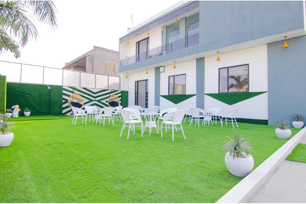 Лудхиана: FabHotel Sky Lark Farm