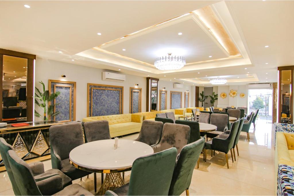 Лудхиана: Fabhotel Prime Royal Inn Suites