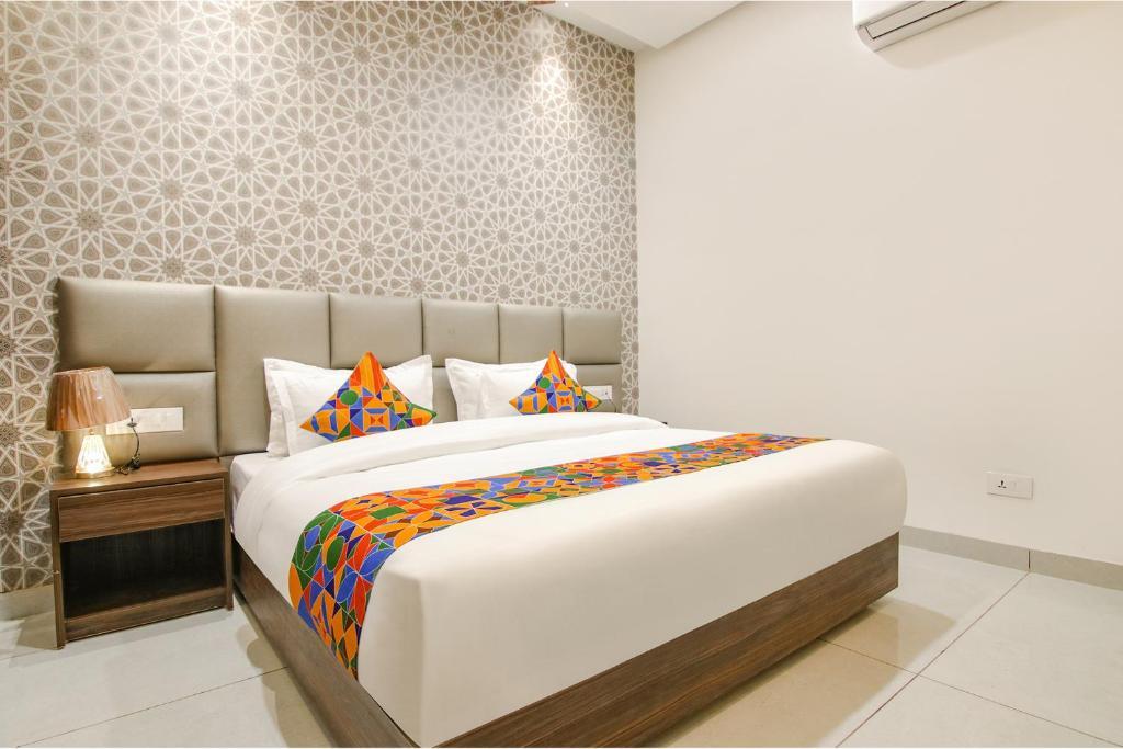 Лудхиана: Fabhotel Prime Royal Inn Suites