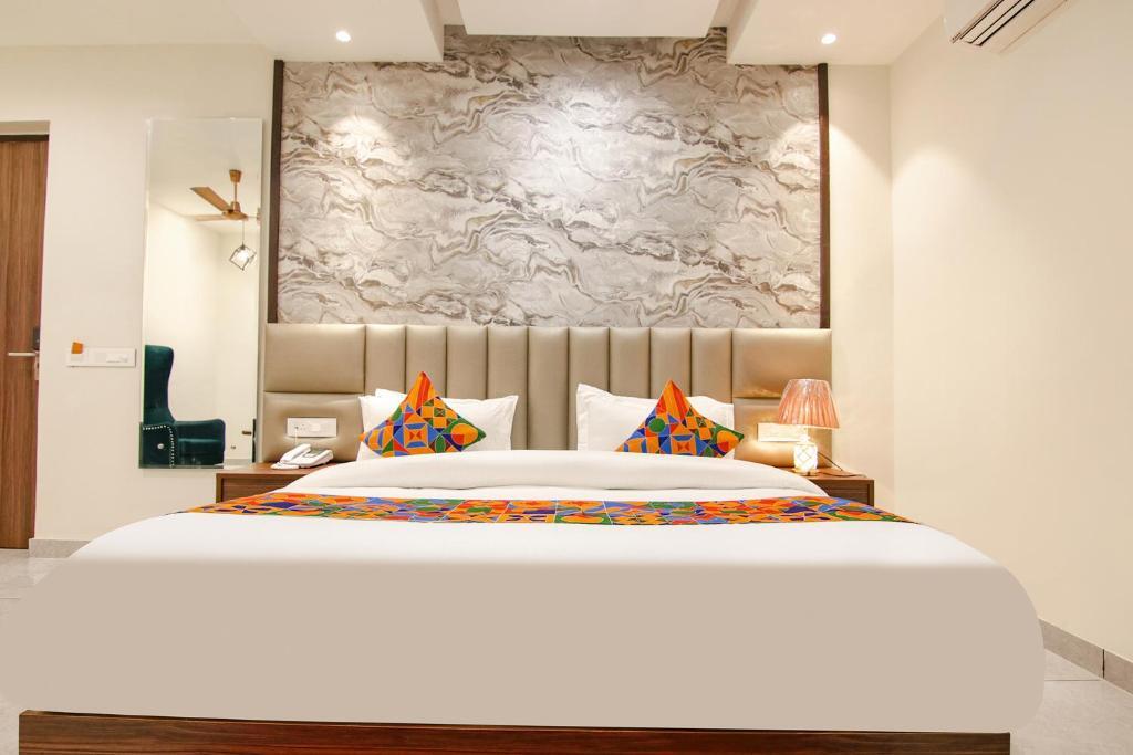 Лудхиана: Fabhotel Prime Royal Inn Suites