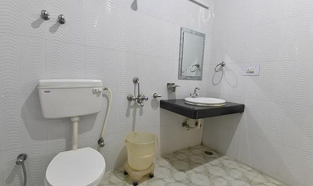 Манали: Fabhotel Aransh Resorts Celebriti