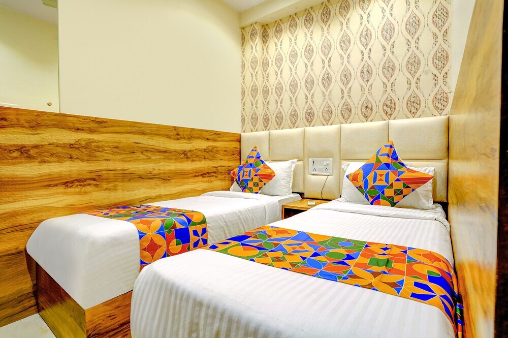 Мумбаи: FabHotel Indore Palace