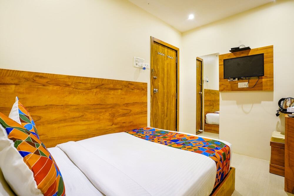Мумбаи: FabHotel Indore Palace