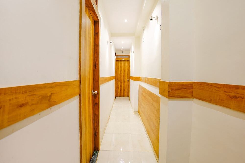 Мумбаи: FabHotel Indore Palace