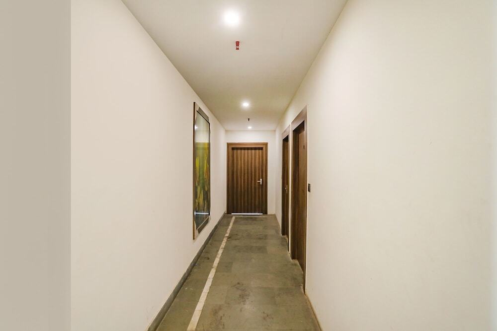 Нойда: Fabhotel F9 Sector 58