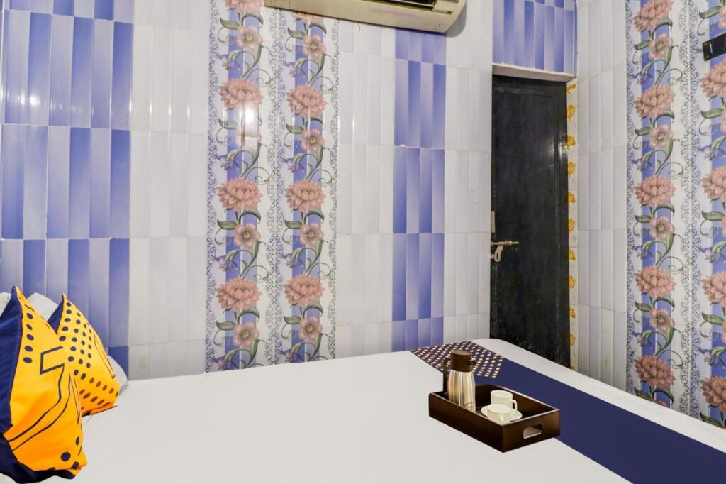 Гунтур: Spot on 700249 Hotel Amaravathi Residency
