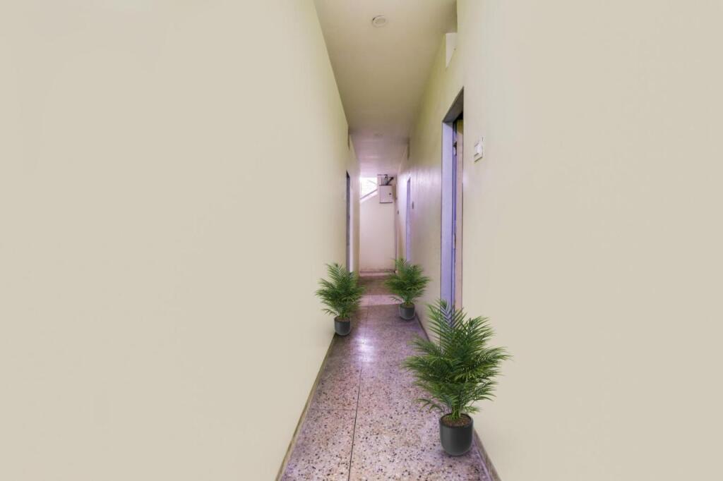 Гунтур: Spot on 700249 Hotel Amaravathi Residency