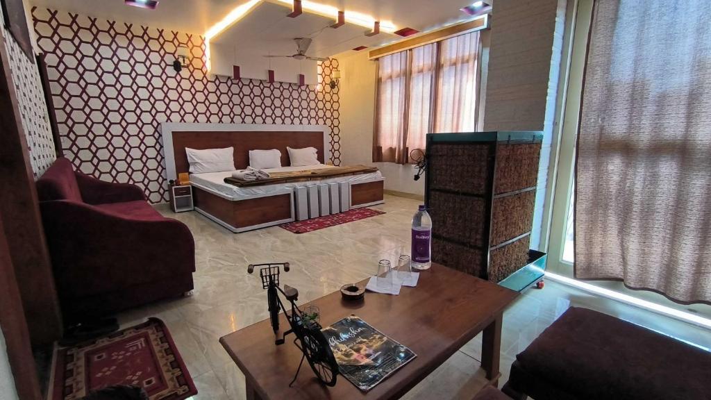 Пачмарай: Spot On Pachmarhi Hills