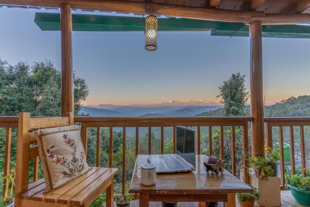 Наинитал: SaffronStays Altura, Mukteshwar - pahadi meals served at this pet-friendly orchard villa