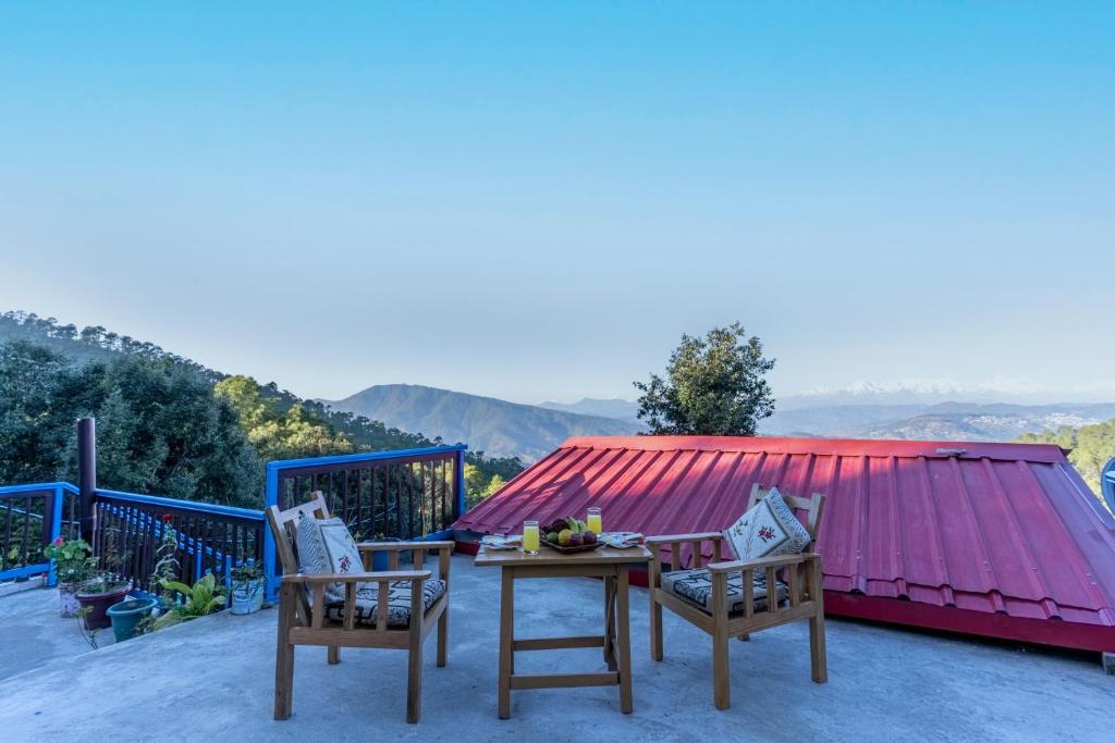Наинитал: SaffronStays Altura, Mukteshwar - pahadi meals served at this pet-friendly orchard villa