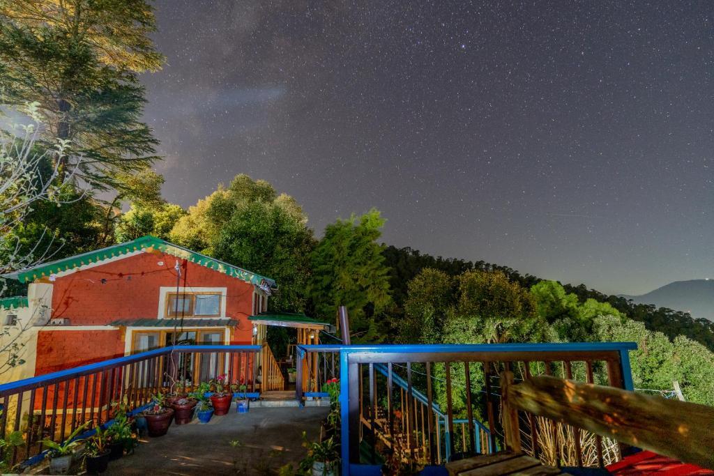 Наинитал: SaffronStays Altura, Mukteshwar - pahadi meals served at this pet-friendly orchard villa
