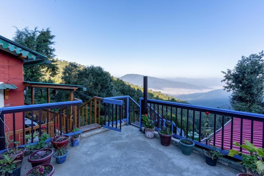 Наинитал: SaffronStays Altura, Mukteshwar - pahadi meals served at this pet-friendly orchard villa