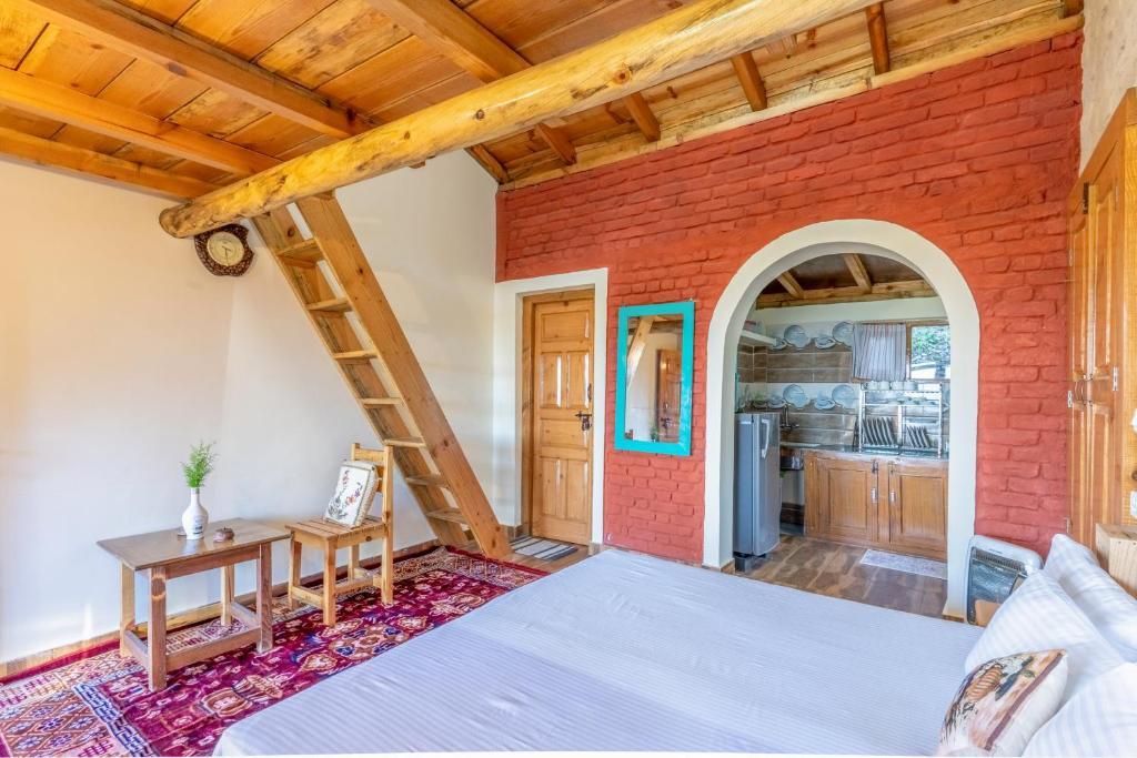 Наинитал: SaffronStays Altura, Mukteshwar - pahadi meals served at this pet-friendly orchard villa