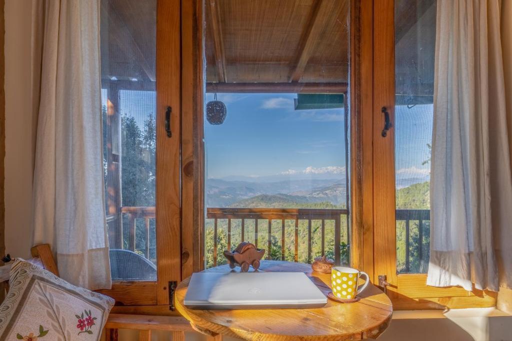Наинитал: SaffronStays Altura, Mukteshwar - pahadi meals served at this pet-friendly orchard villa