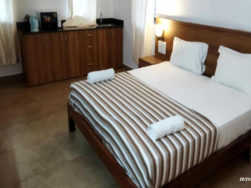 Бенаулим: Capital O 93039 Holiday Suites Benaulim Goa