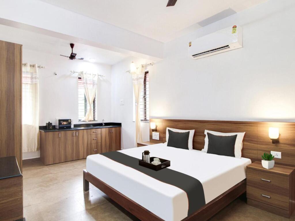 Бенаулим: Capital O 93039 Holiday Suites Benaulim Goa