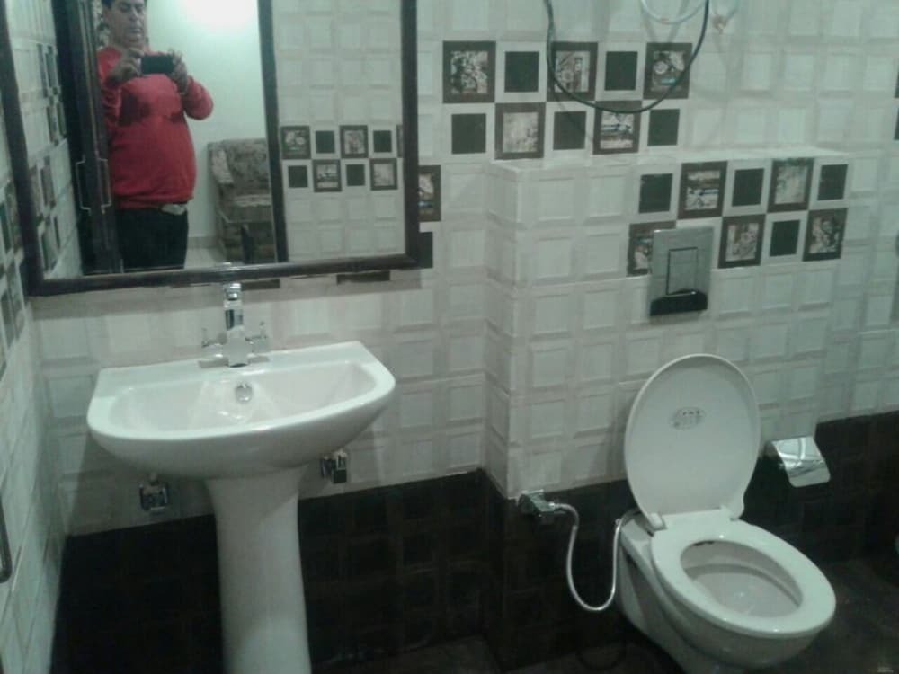 Чамба: Hotel Bombay Palace