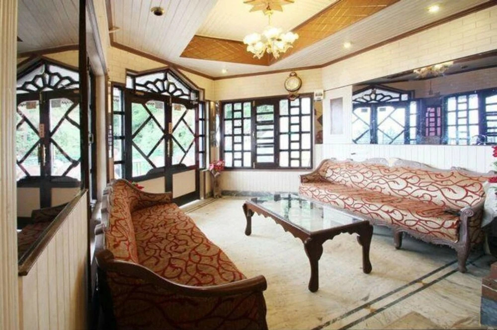 Чамба: Hotel Bombay Palace