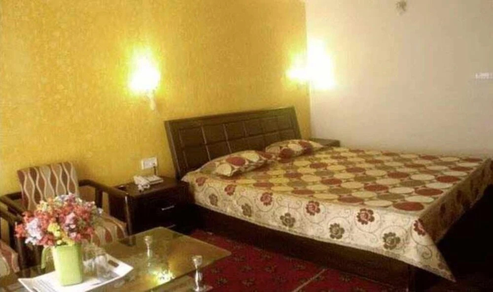 Чамба: Hotel Bombay Palace