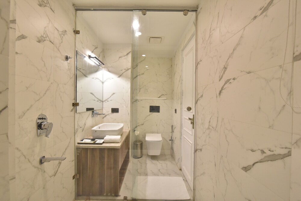 Чамба: Claret Inn By Dls Hotels