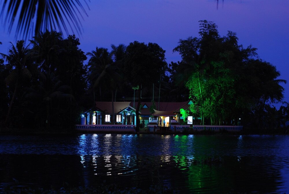 Чампакулам: The Lake Resort by Maat Hotels
