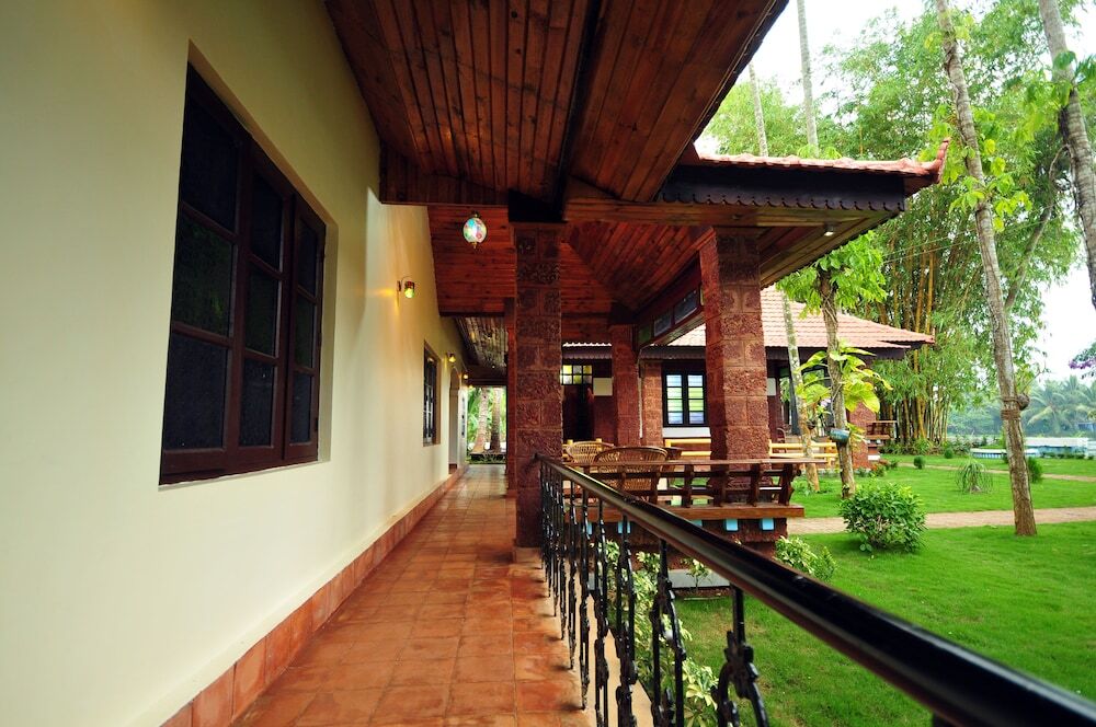 Чампакулам: The Lake Resort by Maat Hotels