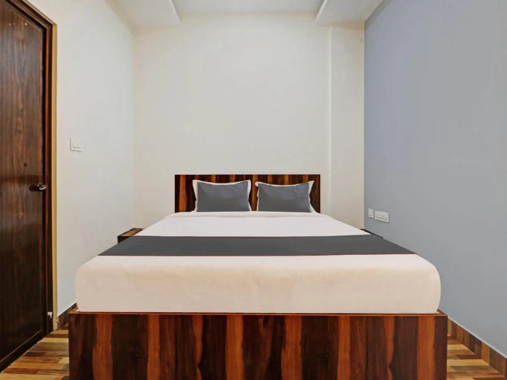 Бангалор: Collection O 93145 Dhruvas Residency