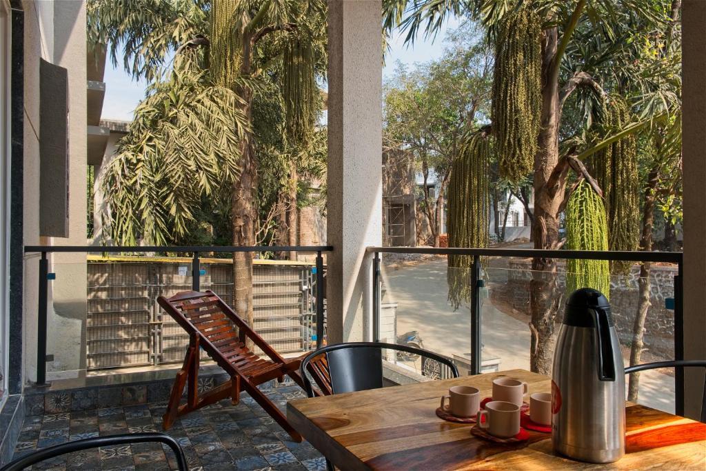 Лонавала: SaffronStays The Fusion, Lonavala - pool villa with hip interiors and indoor games