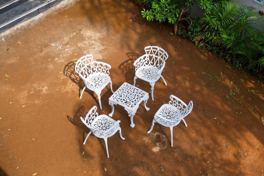 Лонавала: SaffronStays The Fusion, Lonavala - pool villa with hip interiors and indoor games