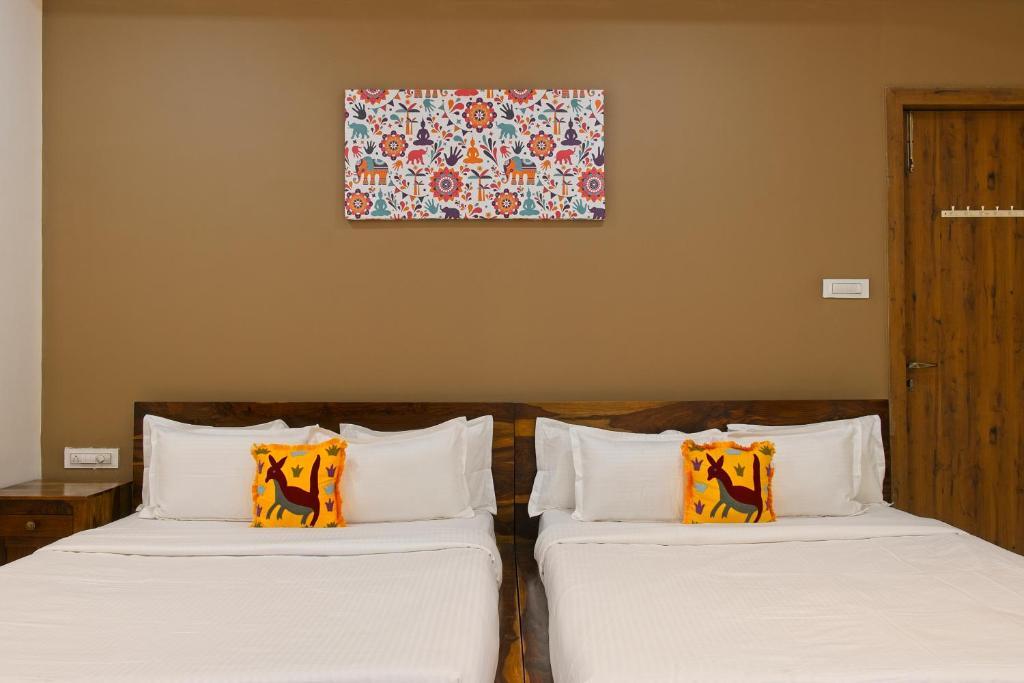 Лонавала: SaffronStays The Fusion, Lonavala - pool villa with hip interiors and indoor games