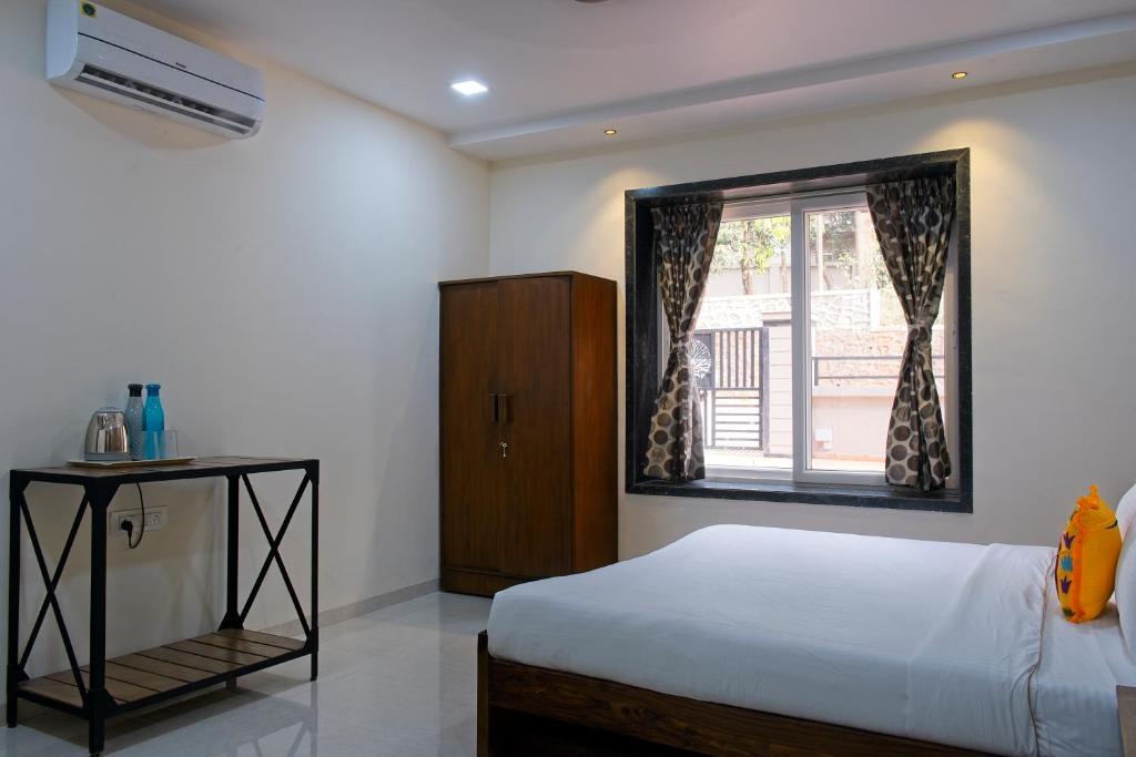 Лонавала: SaffronStays The Fusion, Lonavala - pool villa with hip interiors and indoor games