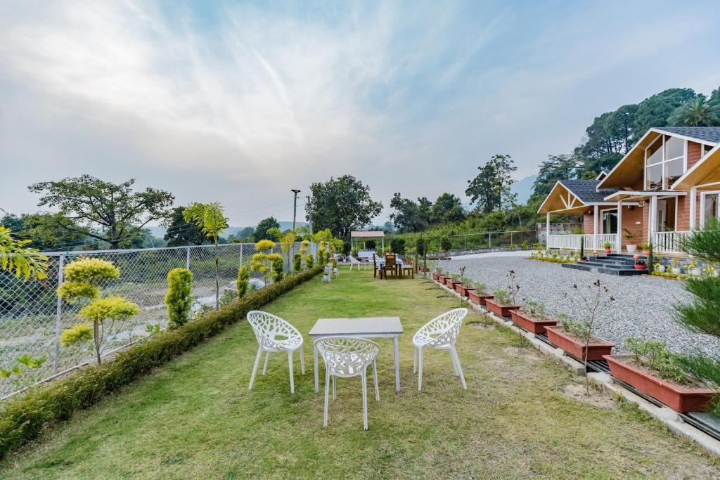 Массури: SaffronStays Cottage Glade, Dehradun - luxury wooden cottage