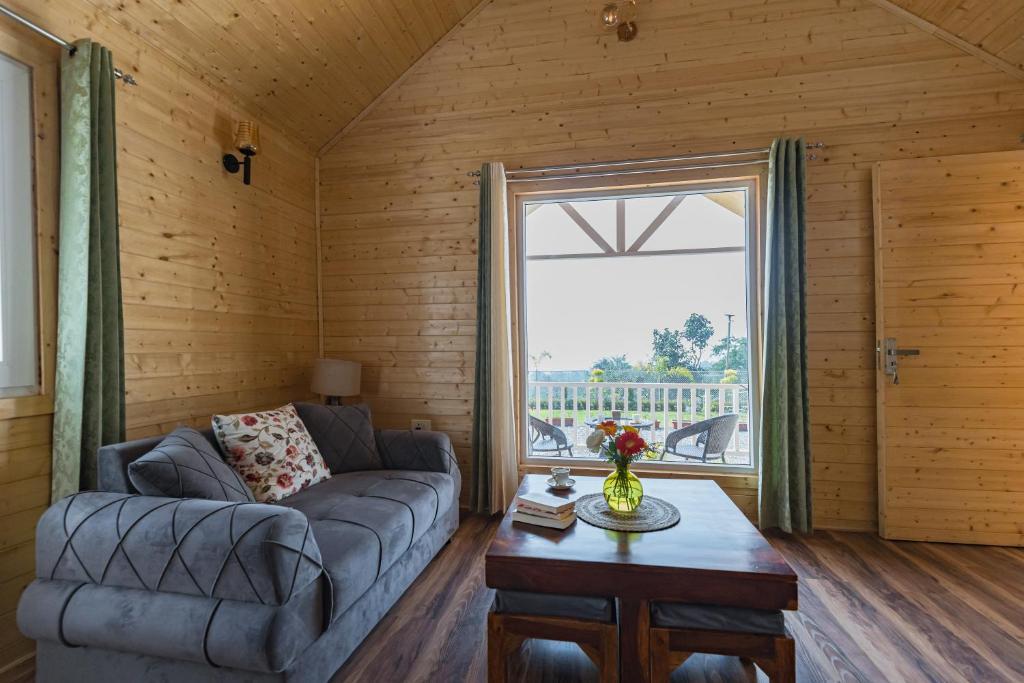 Массури: SaffronStays Cottage Glade, Dehradun - luxury wooden cottage