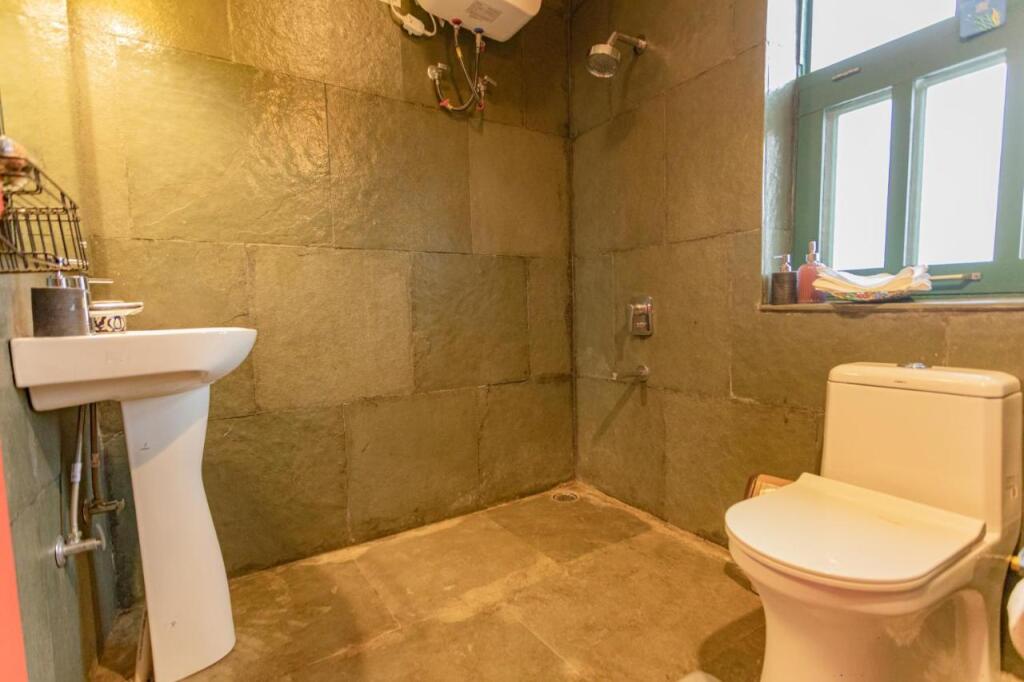 Массури: SaffronStays Kaivalya - pet-friendly sustainable mudhouse