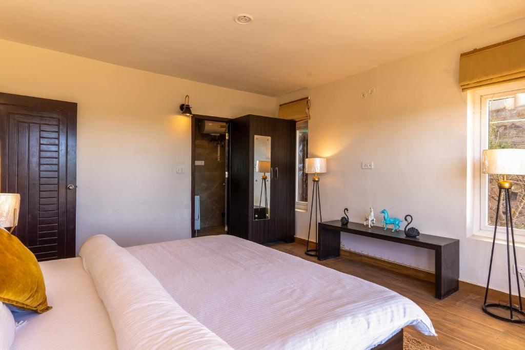 Наинитал: Saffronstays the Overlook, Nainital - All Clear Roads