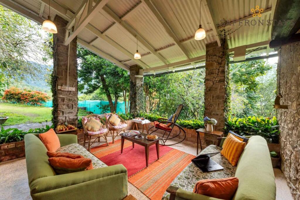 Палани: SaffronStays Nandanvan Estate, Kodaikanal