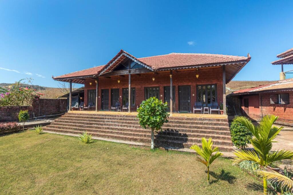 Даполи: SaffronStays Athaang, Dapoli