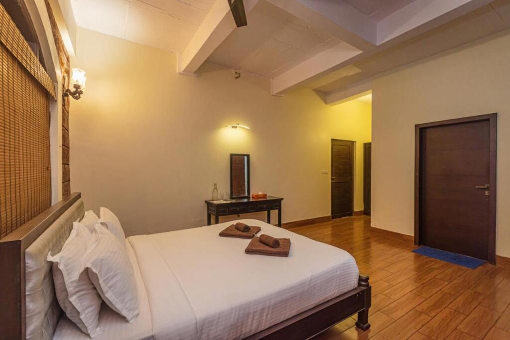 Даполи: SaffronStays Athaang, Dapoli