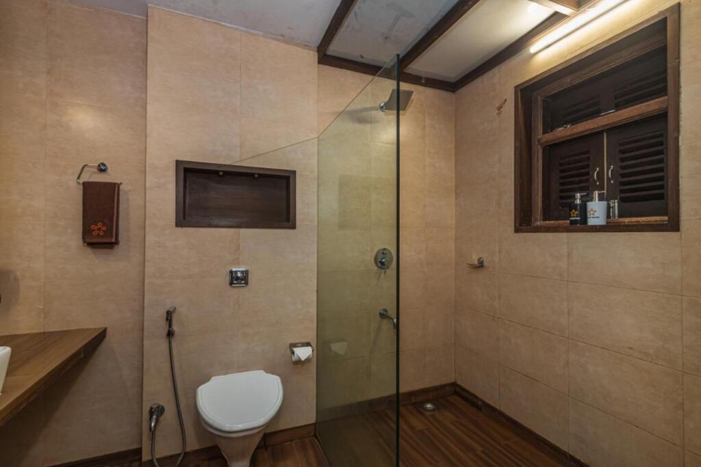 Даполи: SaffronStays Athaang, Dapoli