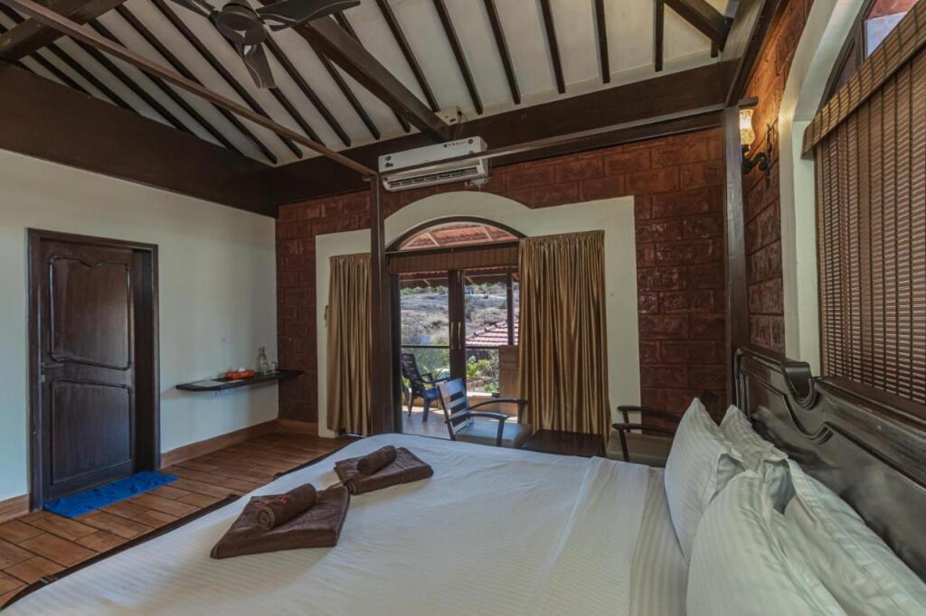 Даполи: SaffronStays Athaang, Dapoli