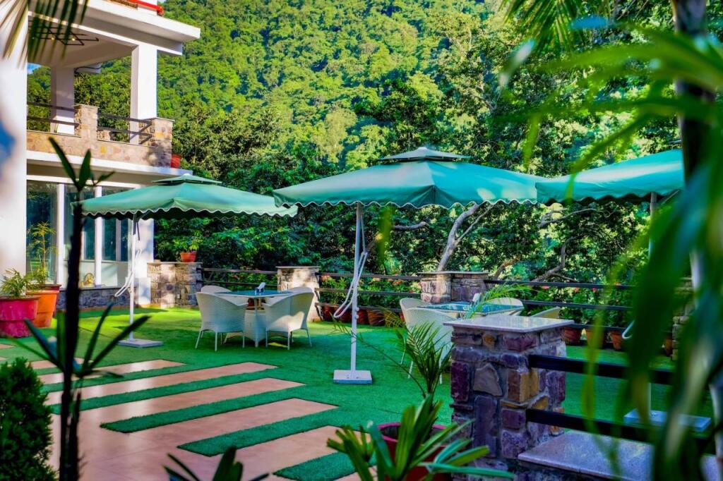 Шивпури: Summit By The Ganges Beach Resort & Spa