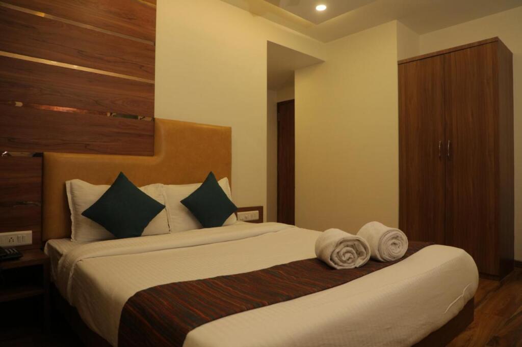 Нави-Мумбай: Skysuites By Monarch, Sanpada, Vashi - Navi Mumbai