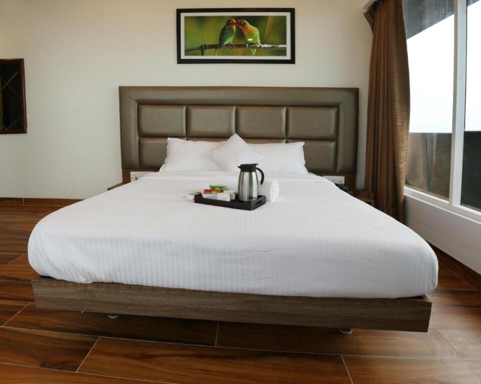 Нави-Мумбай: Skysuites By Monarch, Sanpada, Vashi - Navi Mumbai